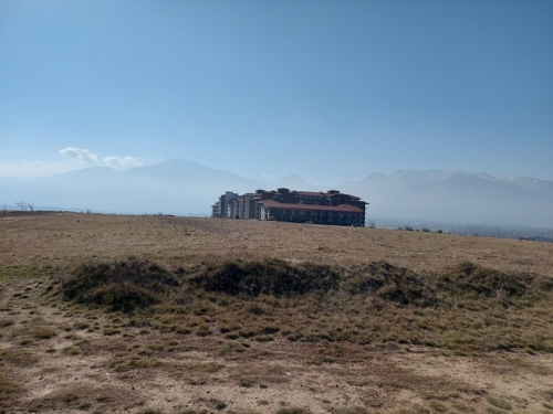 Панорамен парцел с планинска гледка в село Баня