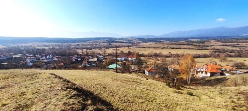 Panoramic investment property in Dolno Draglishte – space, tranquility, and potential for development