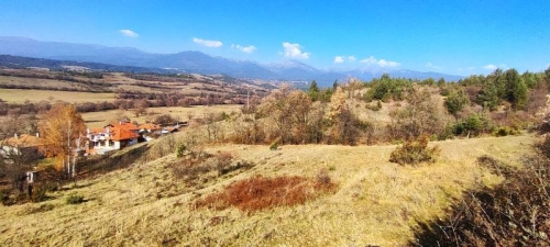 Panoramic investment property in Dolno Draglishte – space, tranquility, and potential for development