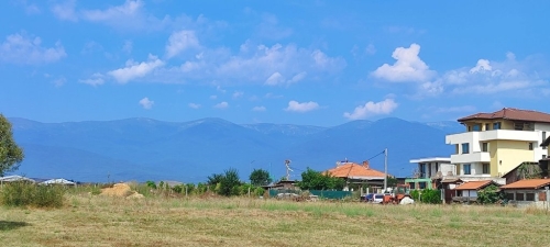SUNNY PROPERTY WITH A BEAUTIFUL VIEW AND EXCELLENT INVESTMENT POTENTIAL IN THE VILLAGE OF BANYA
