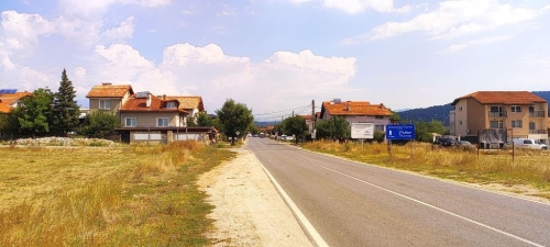 SUNNY PROPERTY WITH A BEAUTIFUL VIEW AND EXCELLENT INVESTMENT POTENTIAL IN THE VILLAGE OF BANYA