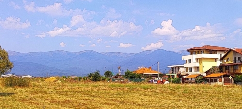 SUNNY PROPERTY WITH A BEAUTIFUL VIEW AND EXCELLENT INVESTMENT POTENTIAL IN THE VILLAGE OF BANYA