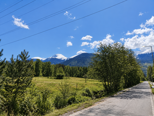 Corner investment property in the Predel area – strategic location on the main road