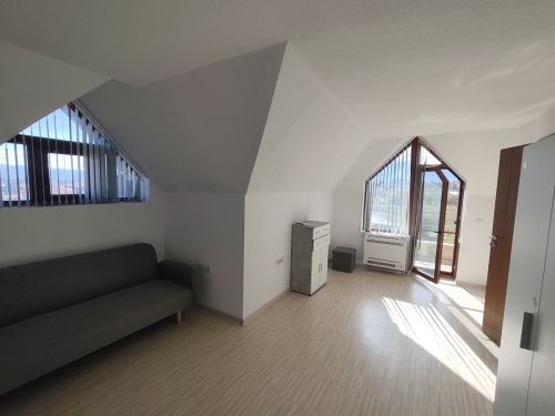 ELEGANT THREE-ROOM MAISONETTE WITH SOUTHERN EXPOSURE AND BEAUTIFUL VIEW IN THE TOWN OF RAZLOG