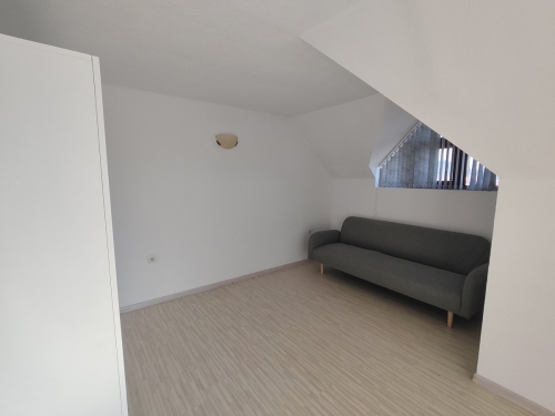 ELEGANT THREE-ROOM MAISONETTE WITH SOUTHERN EXPOSURE AND BEAUTIFUL VIEW IN THE TOWN OF RAZLOG