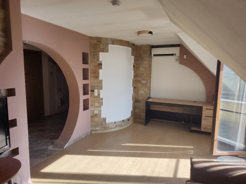 ELEGANT THREE-ROOM MAISONETTE WITH SOUTHERN EXPOSURE AND BEAUTIFUL VIEW IN THE TOWN OF RAZLOG