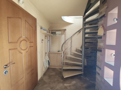 ELEGANT THREE-ROOM MAISONETTE WITH SOUTHERN EXPOSURE AND BEAUTIFUL VIEW IN THE TOWN OF RAZLOG